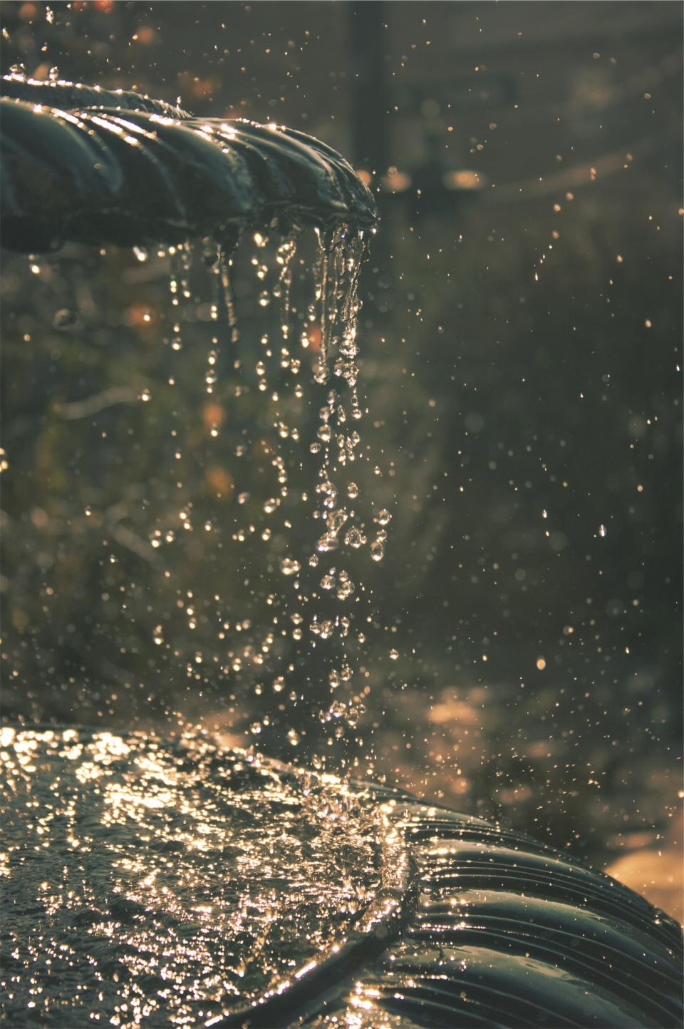 water fountain drops 