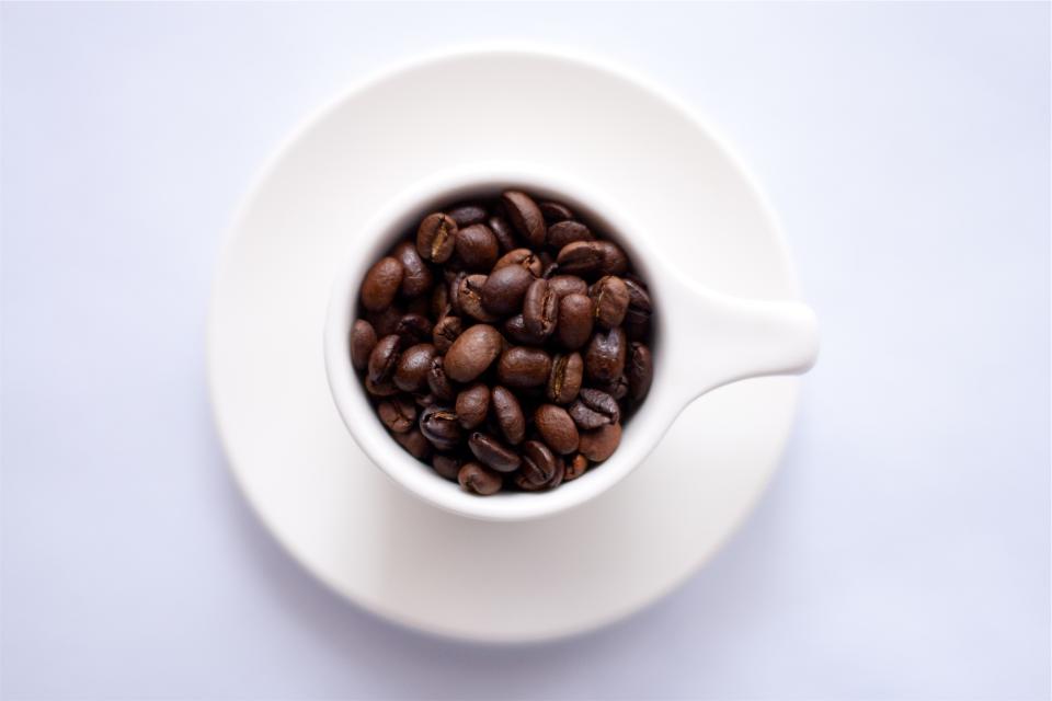 plate cup coffeebeans 