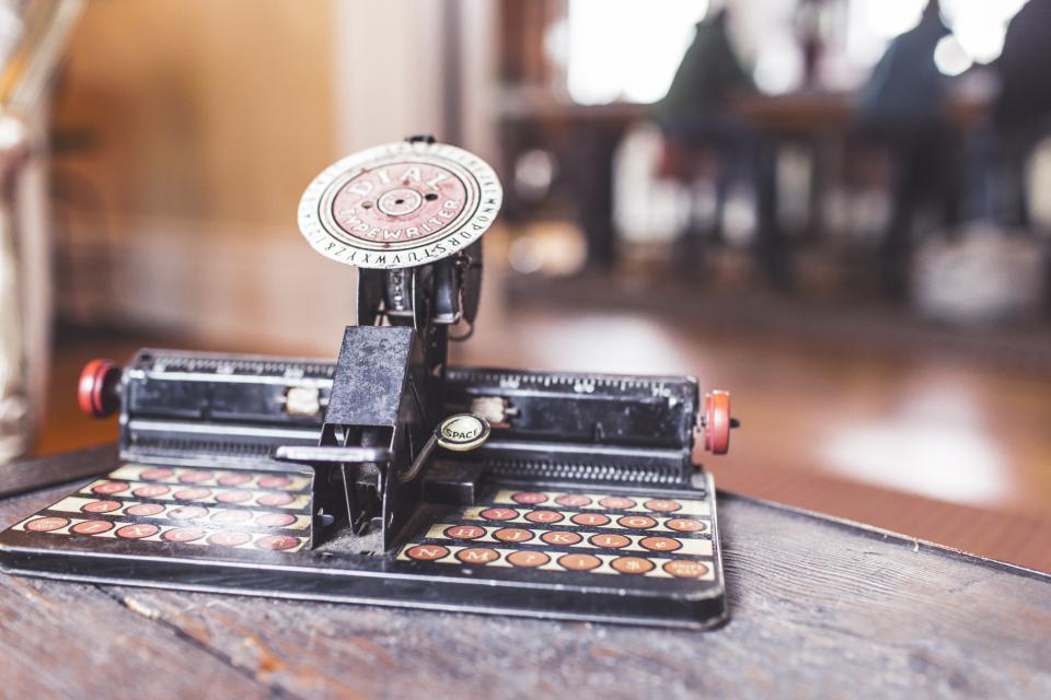 vintage typewriter oldschool letters equipment dial 