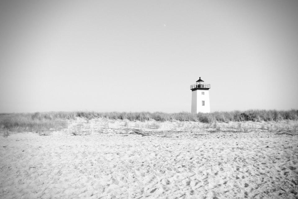 sand lighthouse bushes blackandwhite beach 