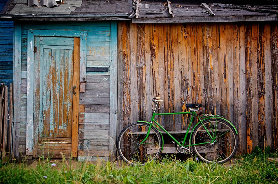 wood shed shack rustic greenbike grass 