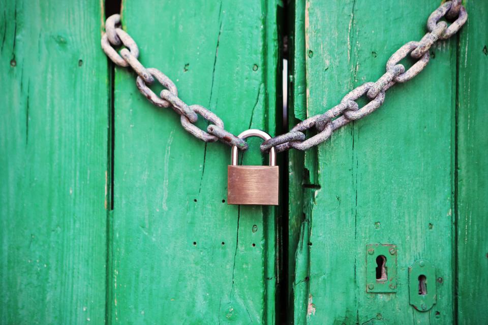 wood padlock links keyhole gate chain 