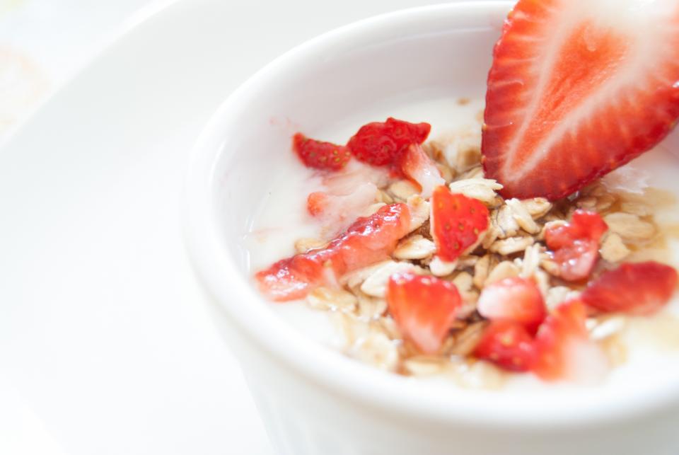 white, bowl, strawberries, cereal, wheat, grains, breakfast, food, fruits, healthy