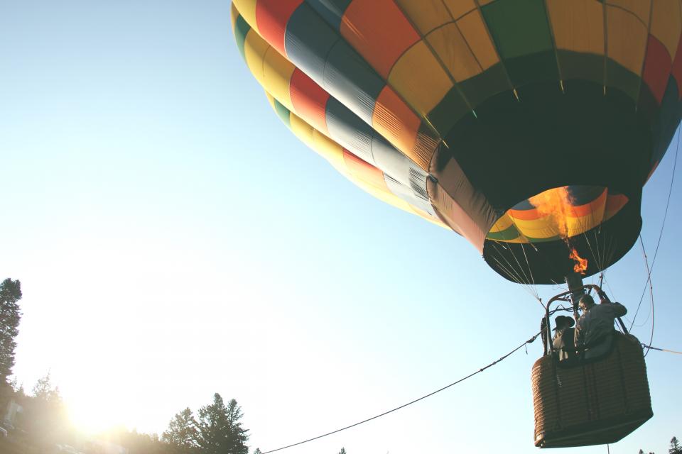up sun sky rope hotairballon fly fire colors basket 