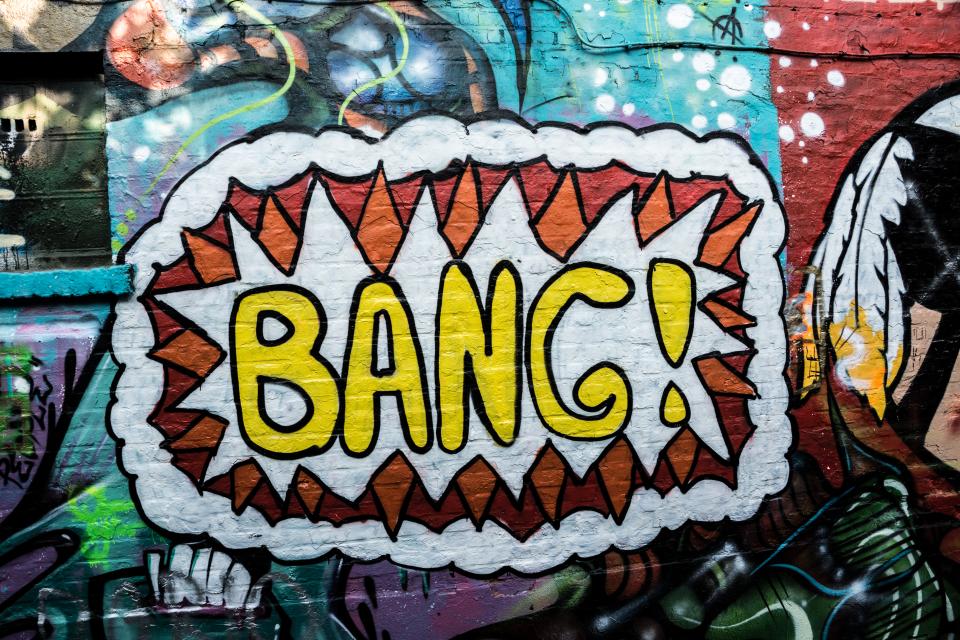 spraypaint mural graffiti bang 