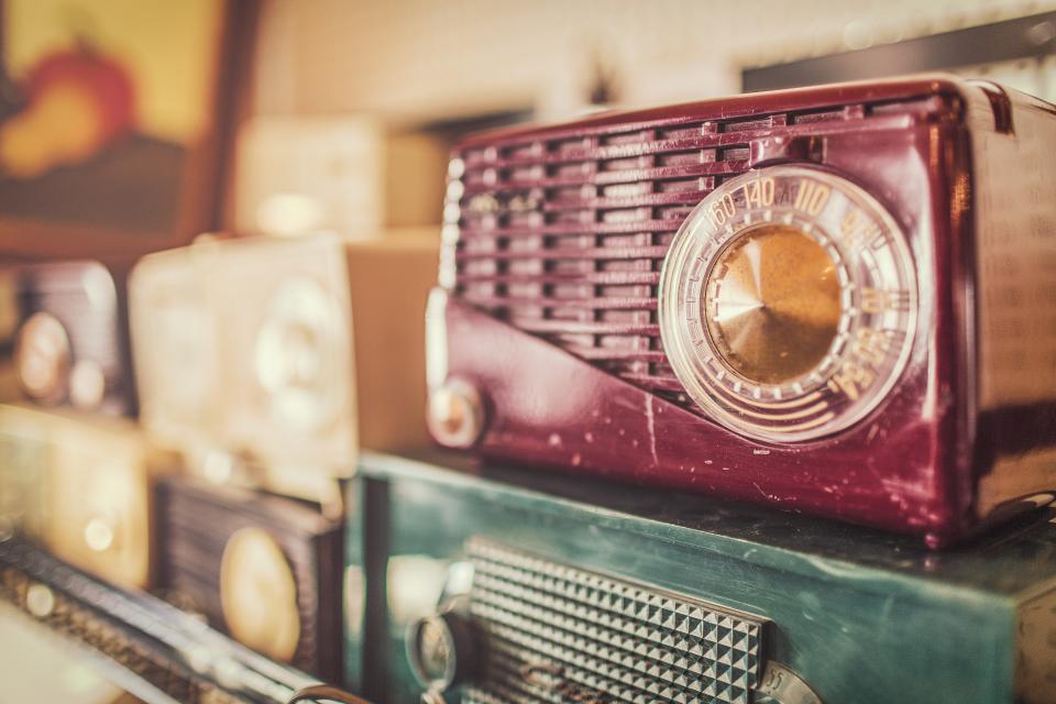 vintage radios oldschool 