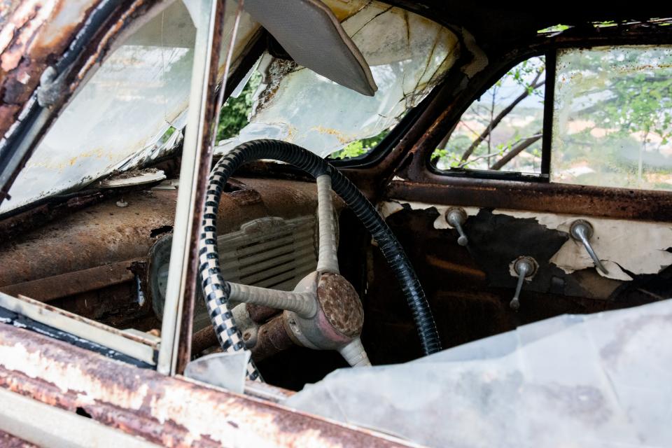 vintage steeringwheel rust old interior car automobile 