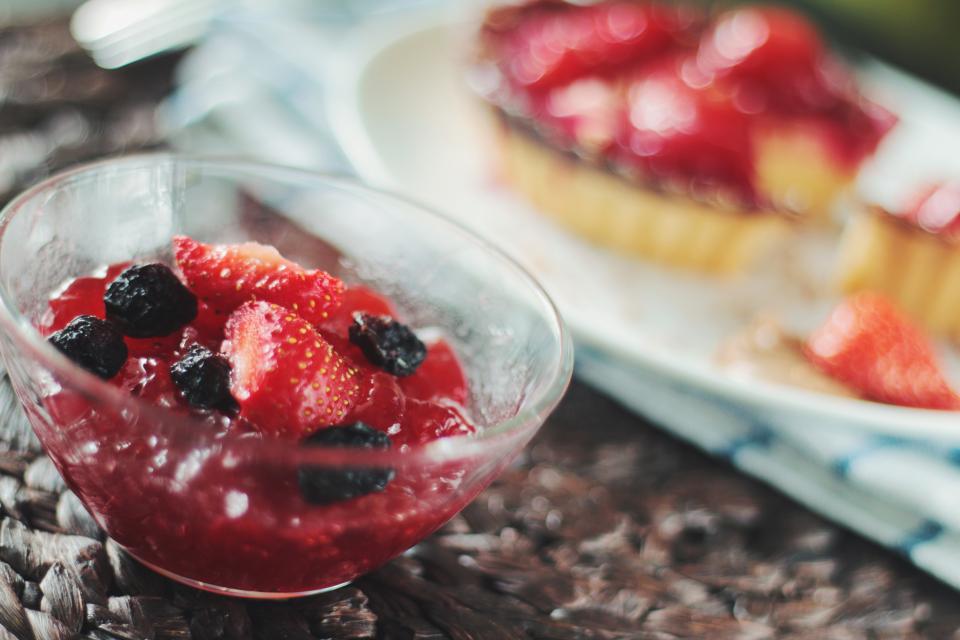 tarts strawberry strawberries jam fruits filling dessert bowl 