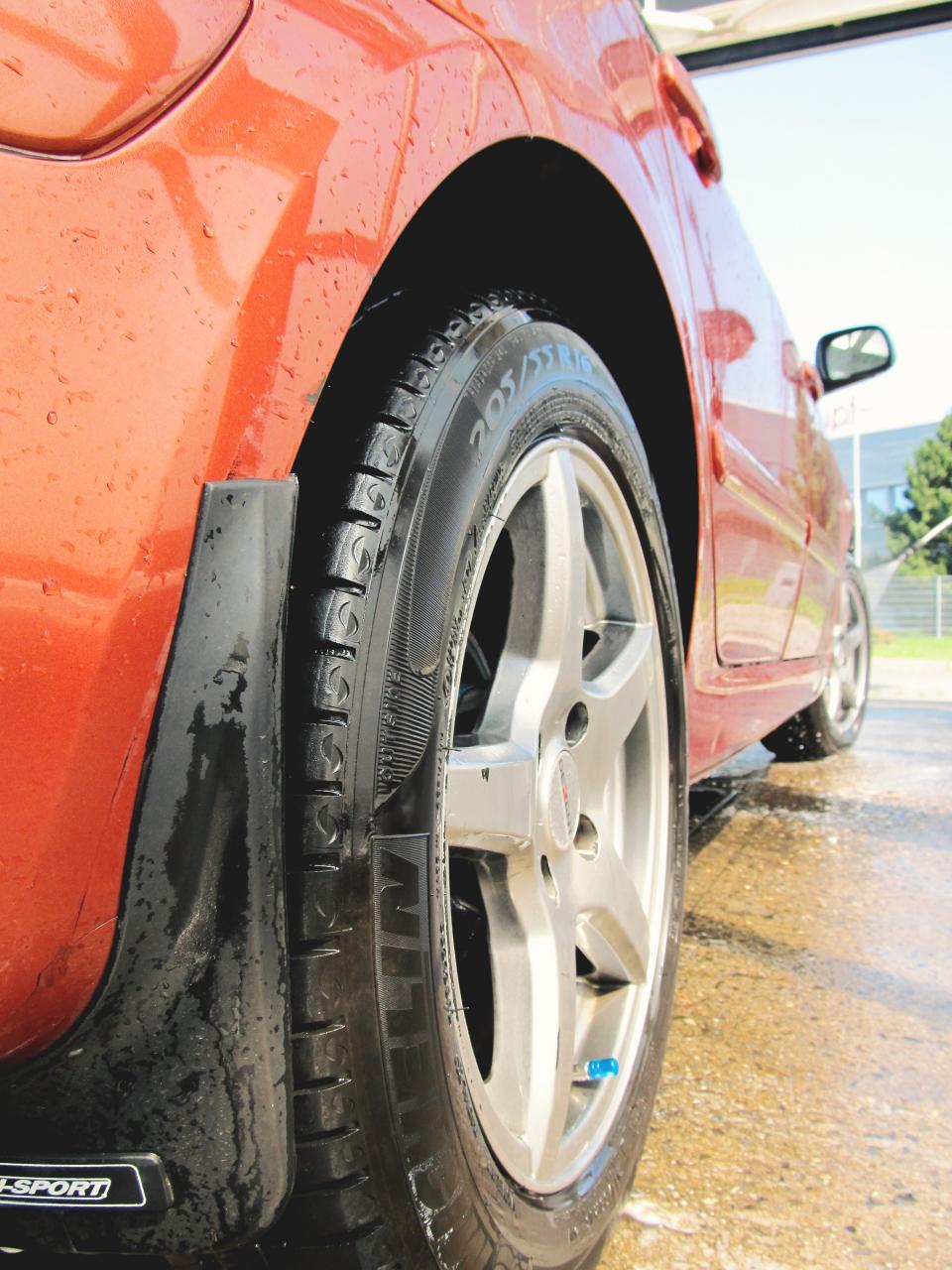 wheels wet tires rims carwash 