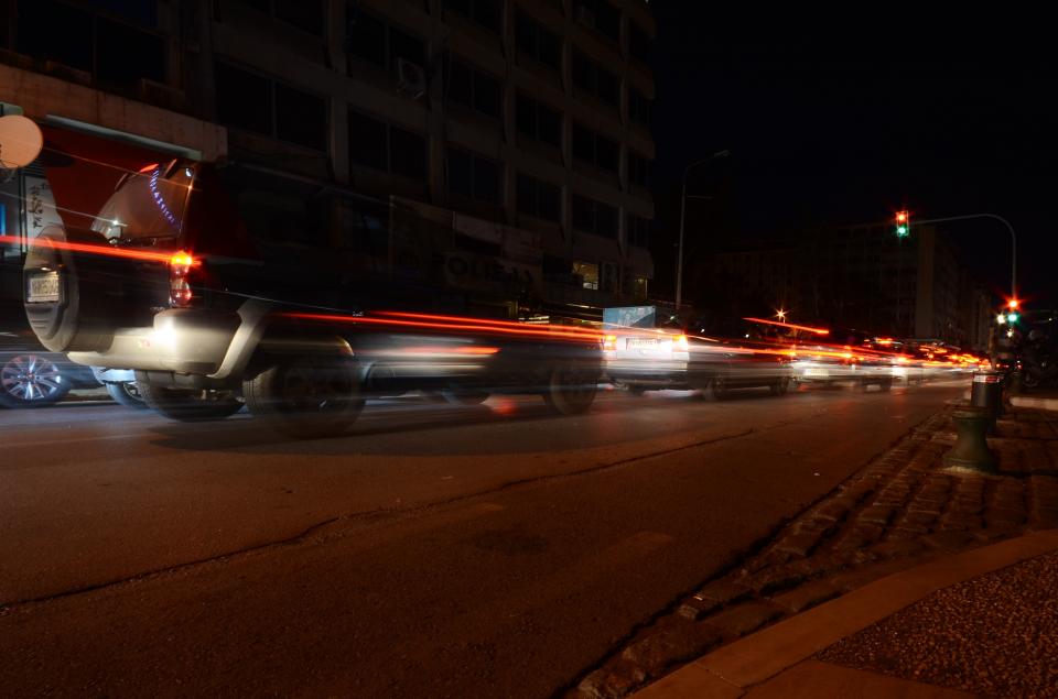 traffic street road night lights dark cars brakes 