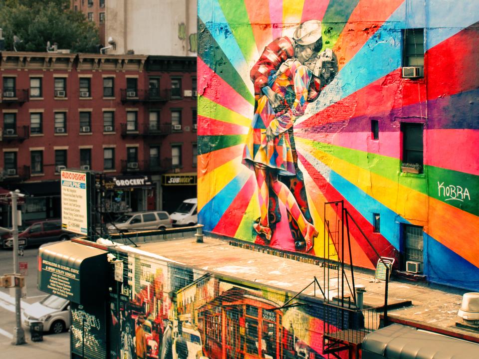 urban streets spraypaint mural kissing graffiti city buildings art 
