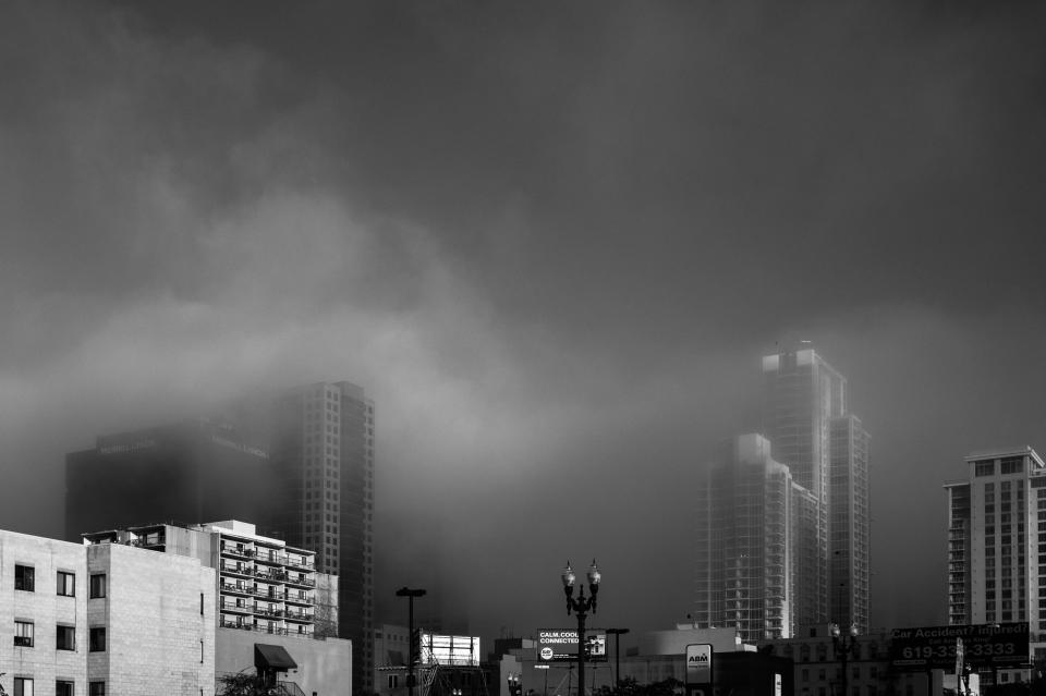 skyline foggy cloudy clouds city blackandwhite architecture 