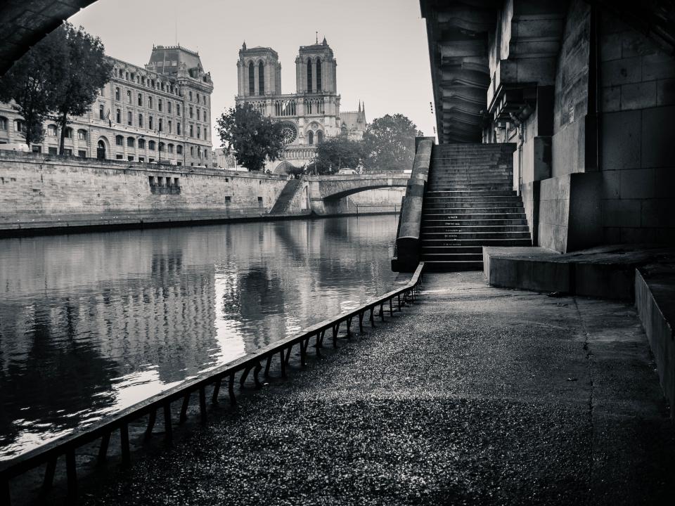 canal, water, buildings, city, architecture, steps, sidewalk, black and white