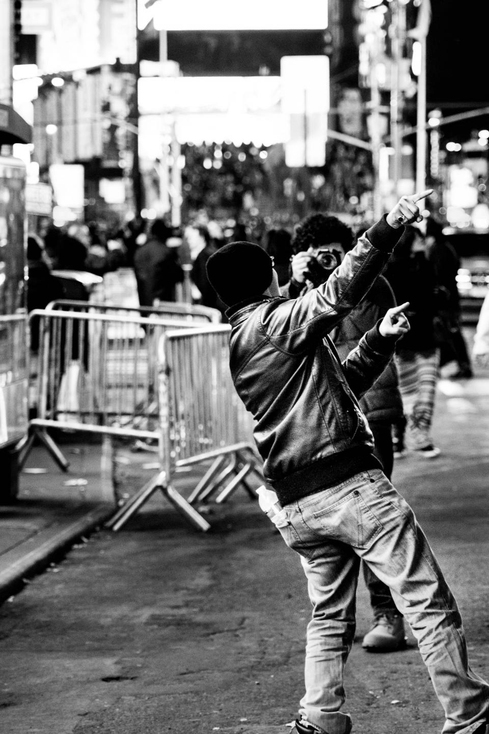 streets photography photographer people NYC NewYorkcity crowd busy blackandwhite 