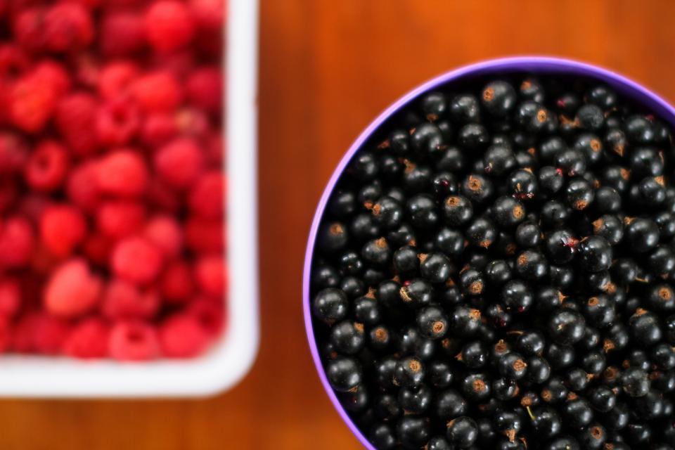 raspberries Healthy fruits food bowl blueberries 
