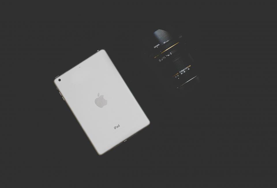 workstation tablet sigma photography lens iPad camera 