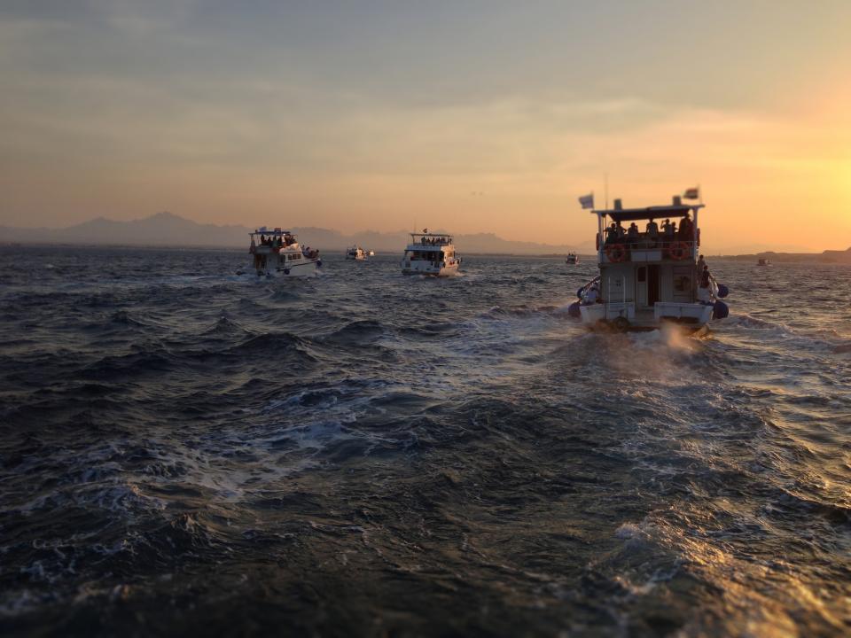 boats, ocean, sea, water, waves, sunset, sky