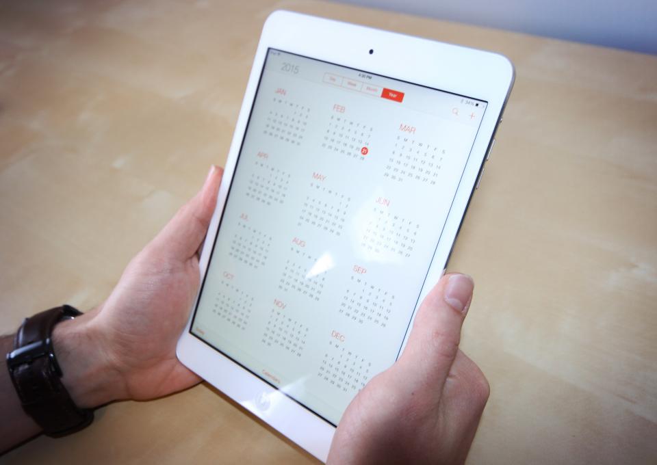 technology tablet iPad desk calendar business 