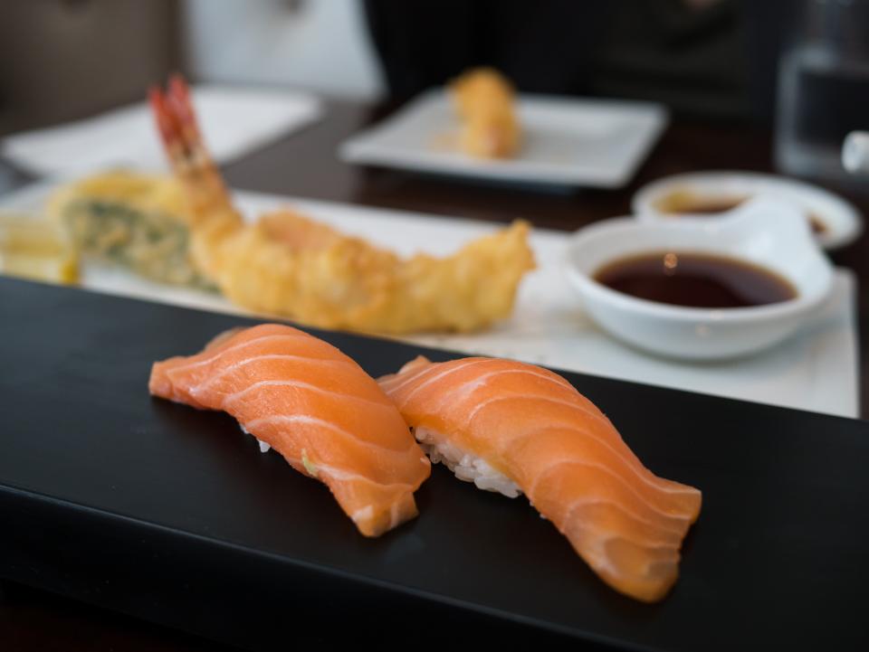 sushi sake nigiri food 