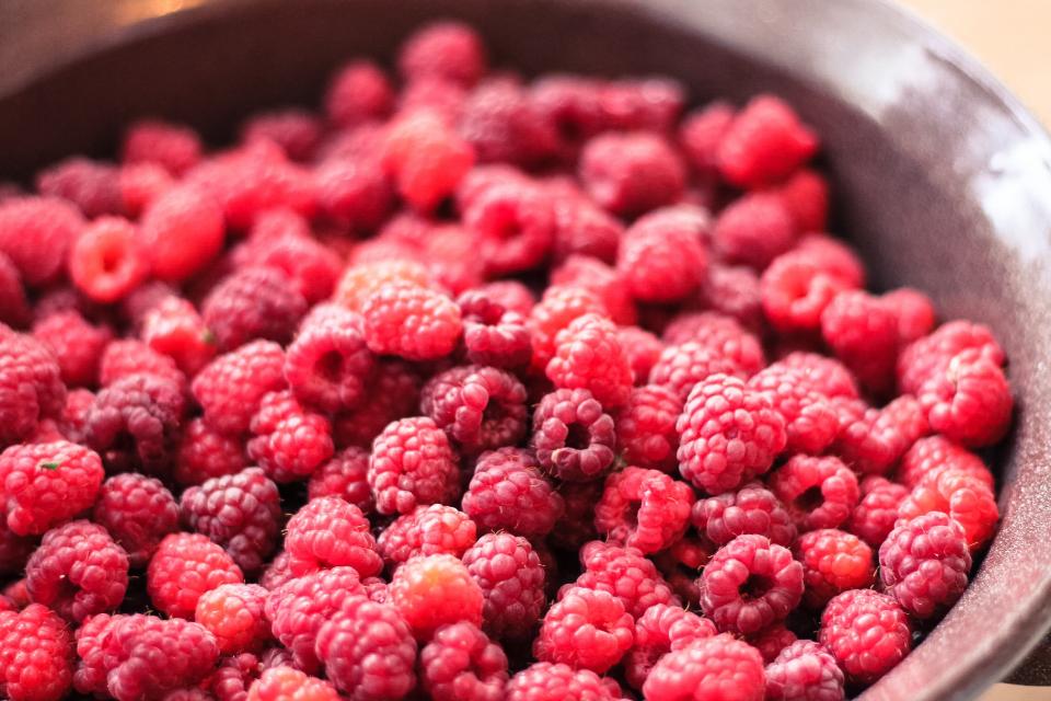 raspberry raspberries Healthy fruits food 