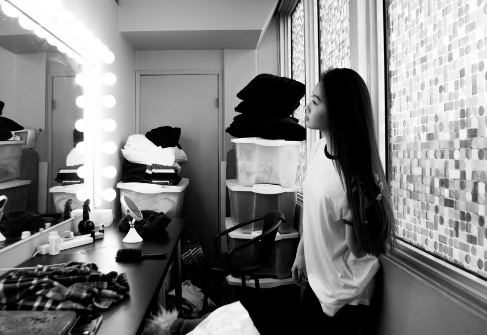 people mirror longhair lights girl fashion dressingroom clothes blackandwhite Asian 