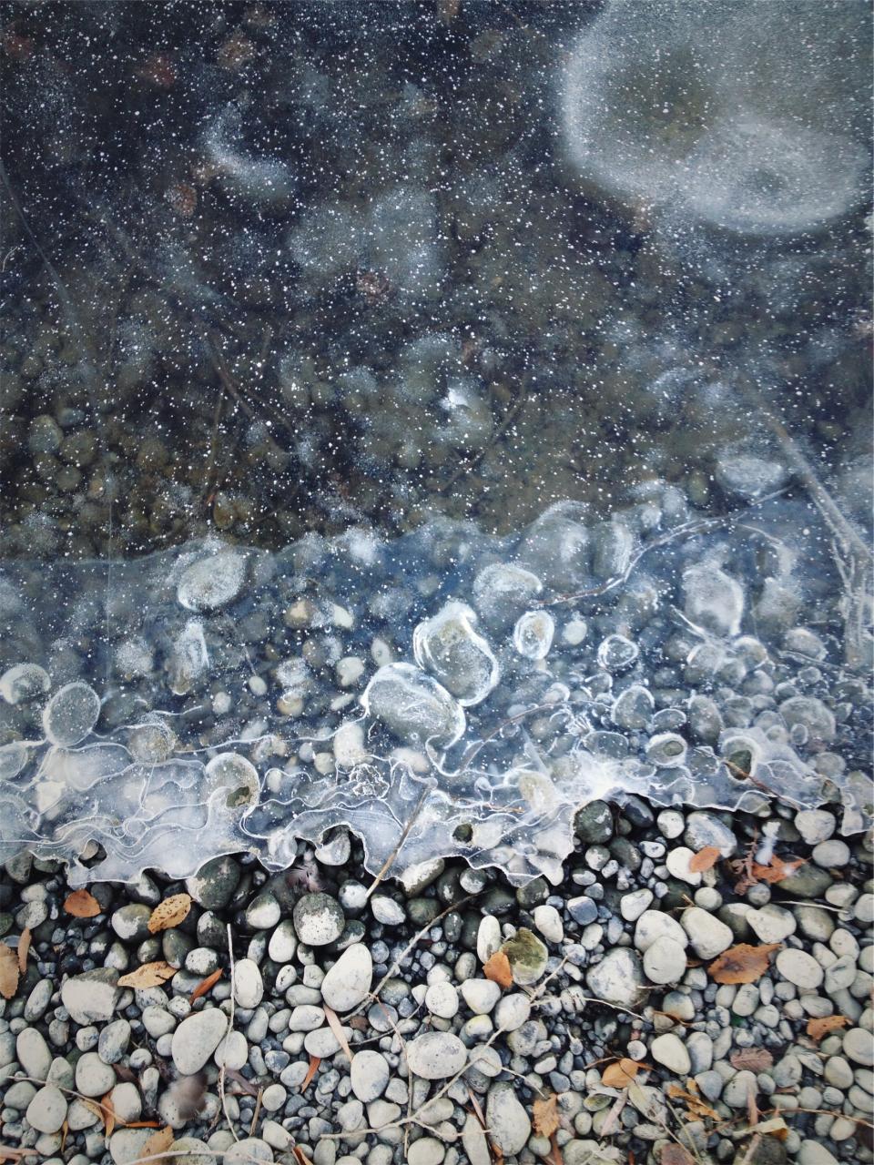 water rocks pebbles 