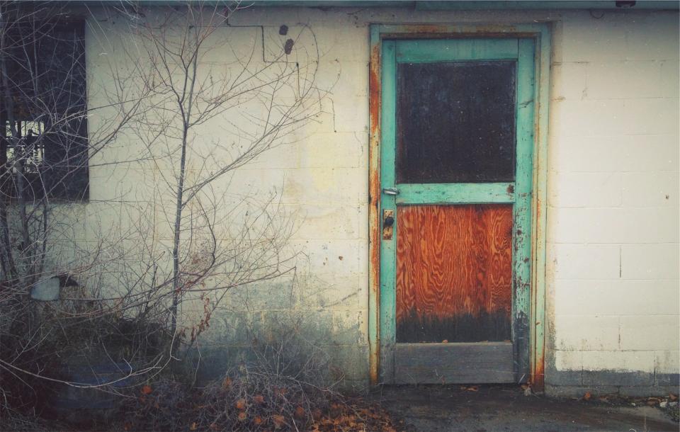 rust old house door decay 