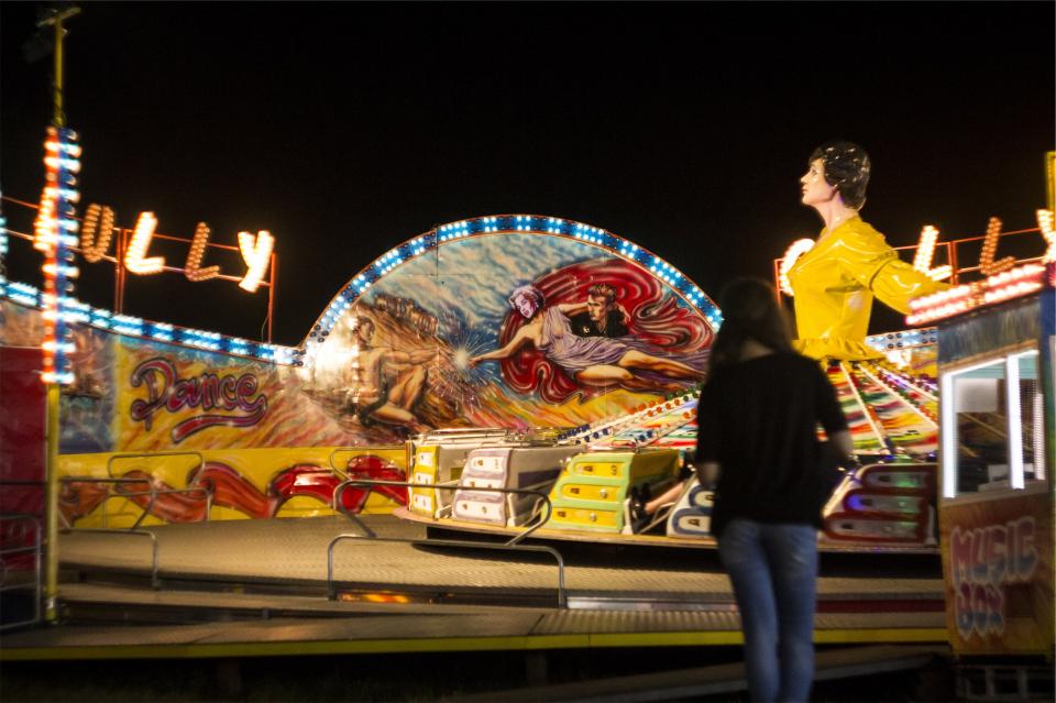 ride night lights fun fair amusementpark 