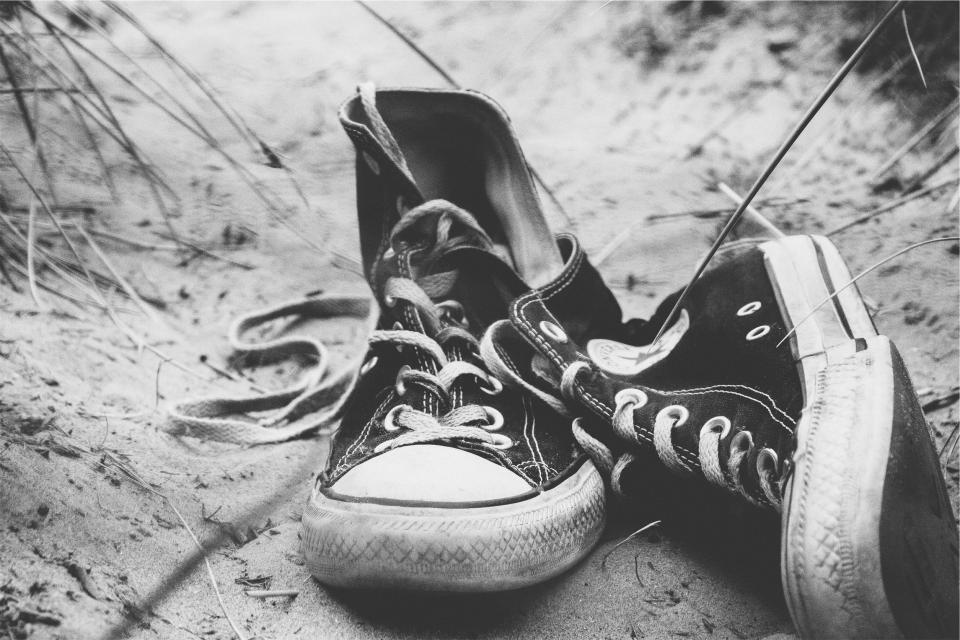 sneakers shoes laces converse blackandwhite 