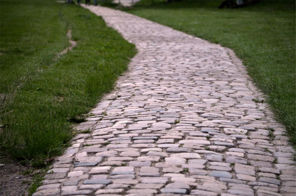 path grass cobblestone 