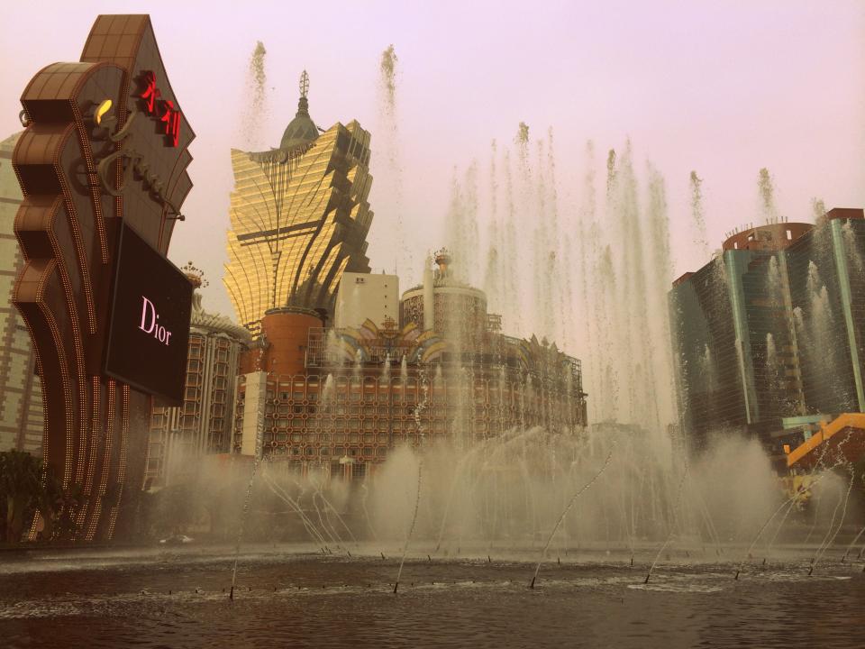 wynn water macau hotels gambling fountain city china casinos asia architecture 