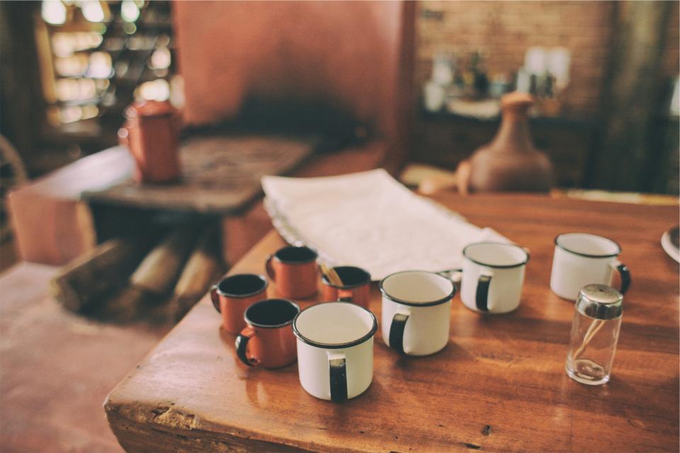 wood table mugs cups 