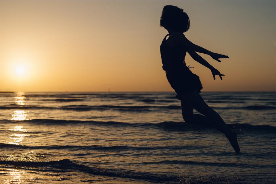 sunset, dusk, silhouette, jumping, flying, people, ocean, sea, horizon, waves