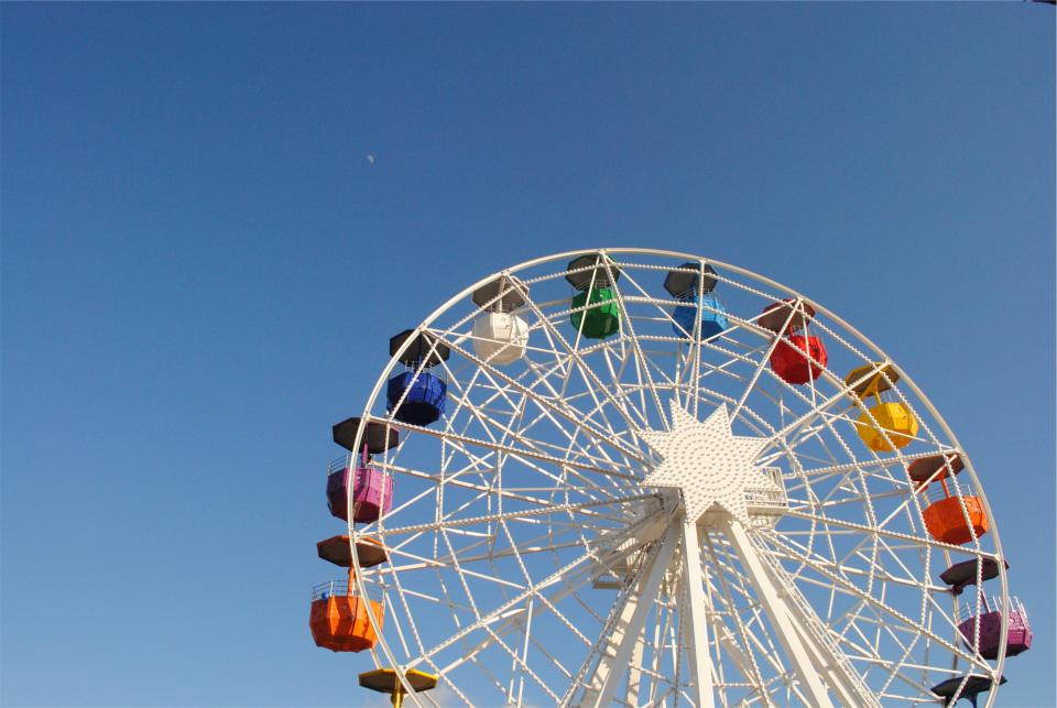 sky ride fun ferriswheel fair blue amusementpark 
