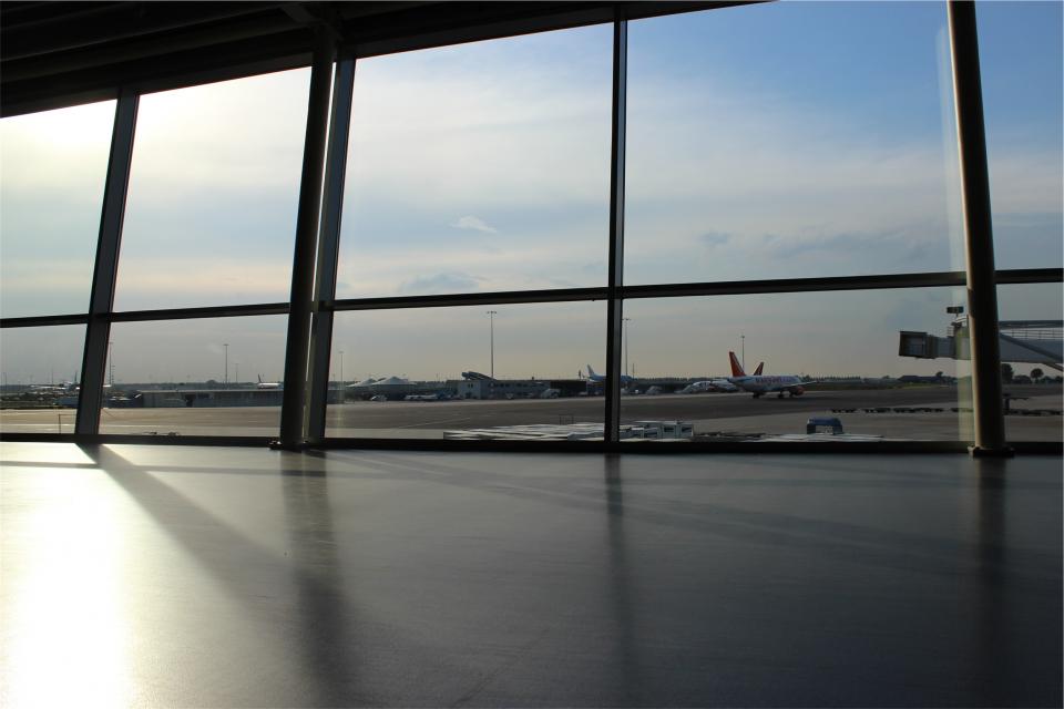 Windows travel transportation airport airplanes 