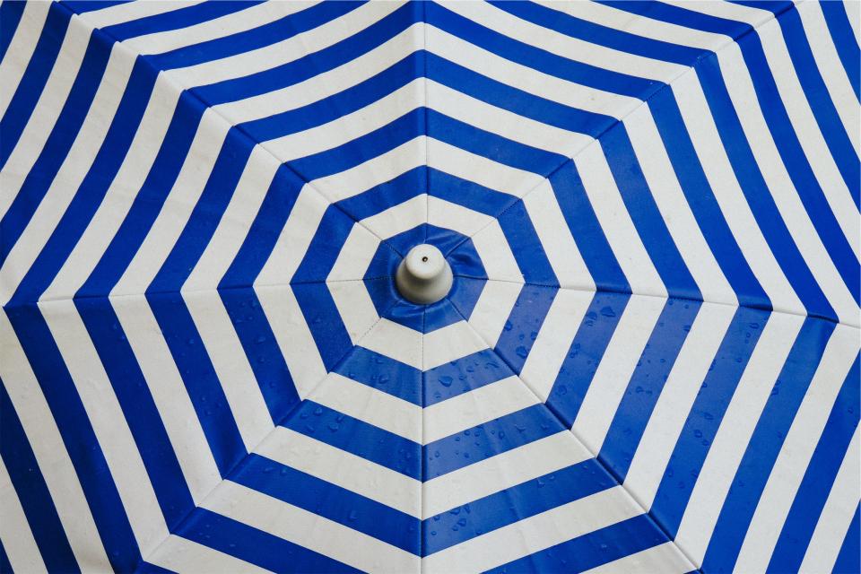 white umbrella blue 