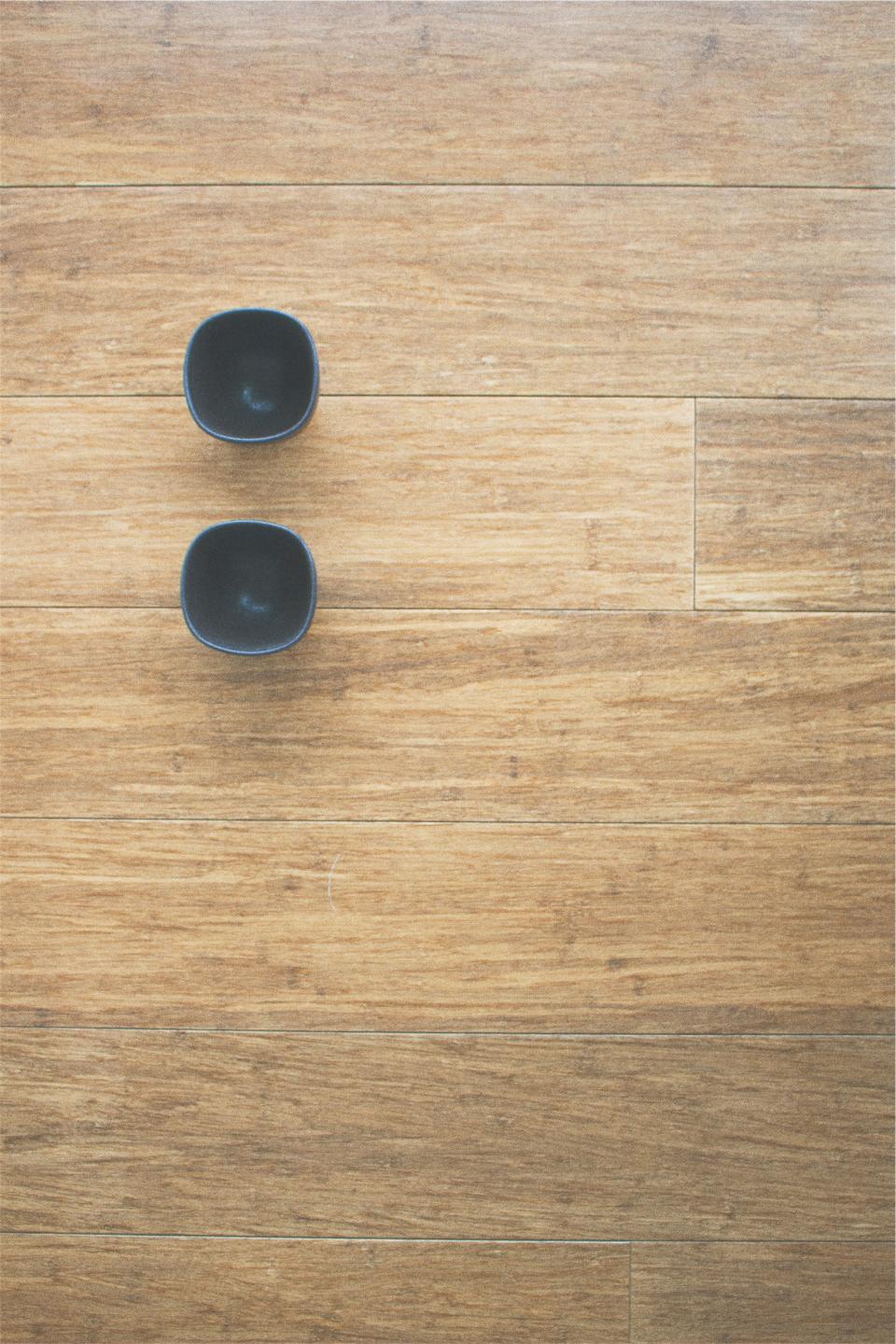 texture hardwood floors bowls 
